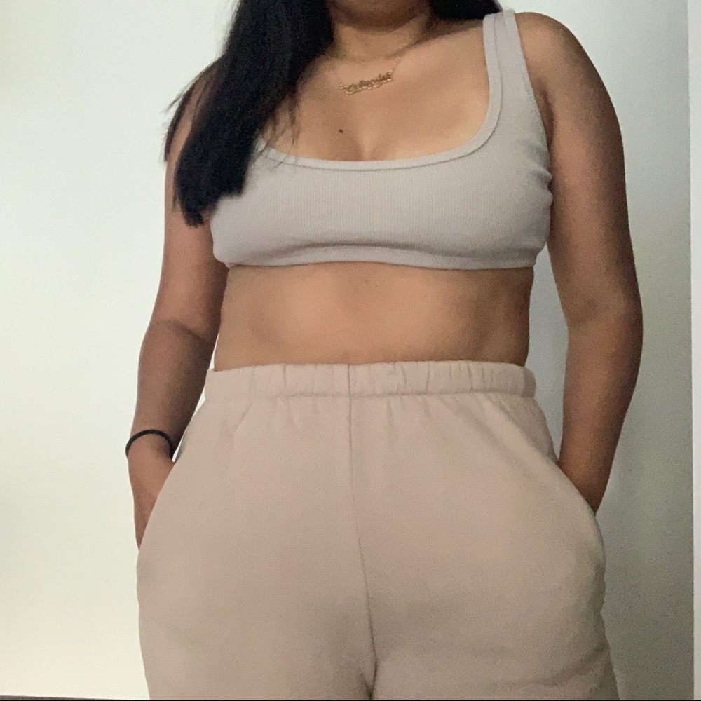 Woman’s knitted top tank